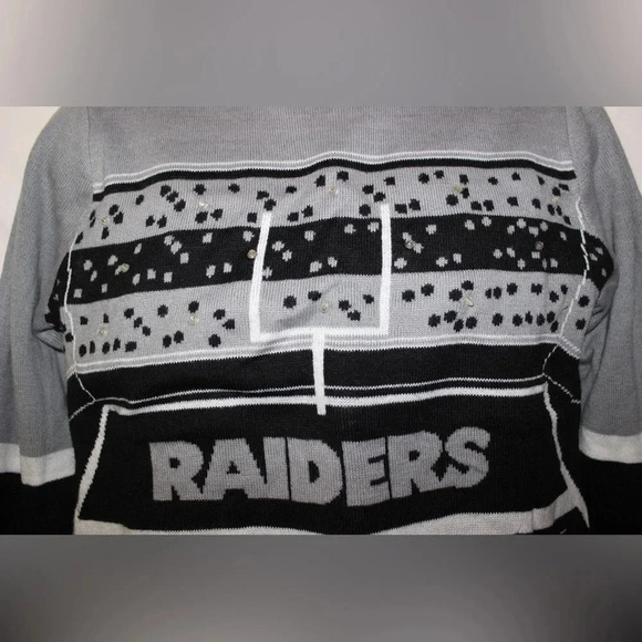 Men’s Las Vegas Raiders Stadium Football Lightup Crewneck Sweater Size Small - Picture 6 of 12